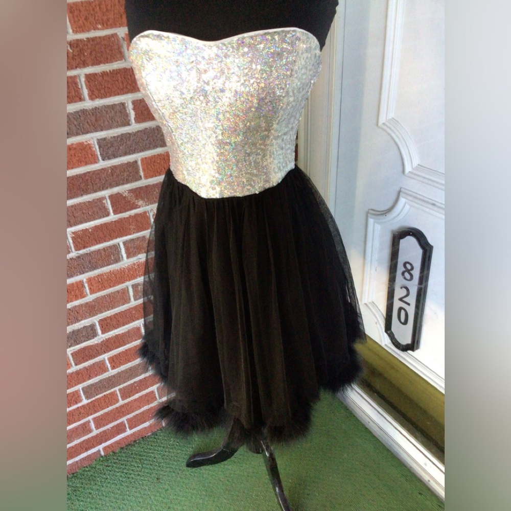Emerald Sundae hologram & feather Prom dress Size 7